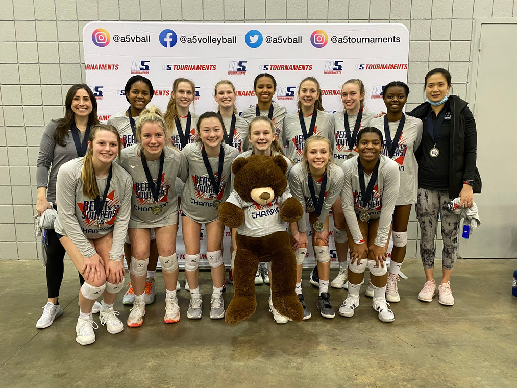 14 Helen champions of the 15 Open division of the 2022 Beast of the Southeast